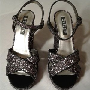 Vera Wang Pewter Platform Heels size 8.5